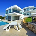 Villa Nafsika By Posarellivillas