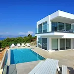 Villa Nafsika By Posarellivillas
