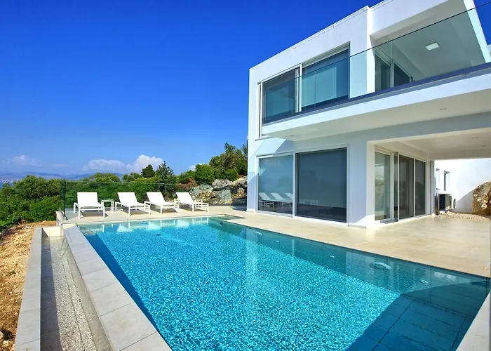 Villa Nafsika By Posarellivillas